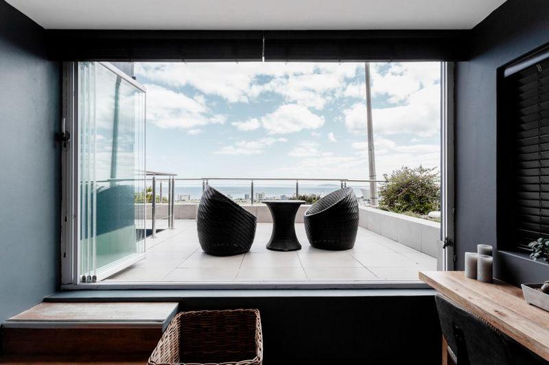 4 Bedroom Property for Sale in Green Point Western Cape